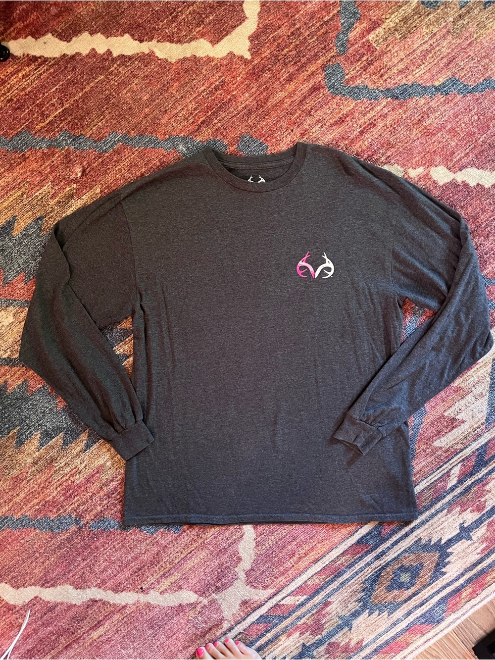 Realtree Women's Charcoal Long Sleeve Crewneck Tee with Pink & White Logo